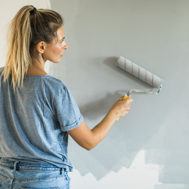 home grid 8 woman with paint roller